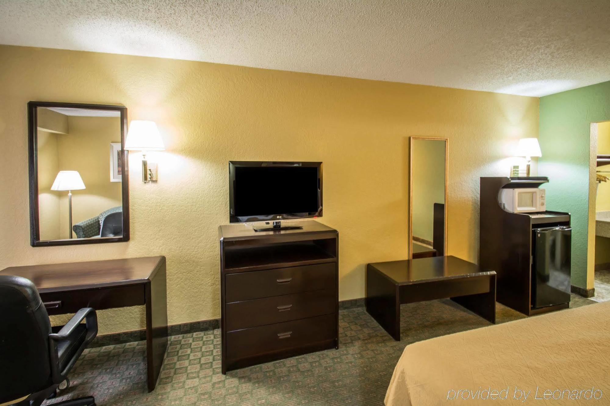 Hotel Quality & Airport 2*