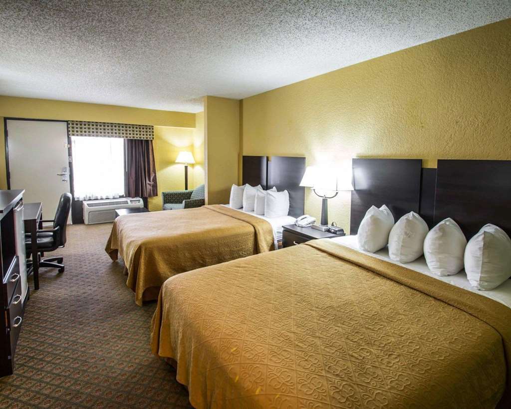 Quality & Airport Hotel 2*
