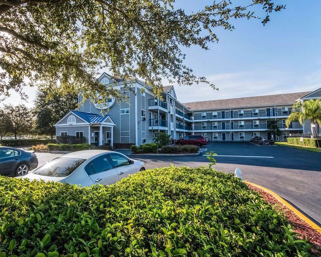 Hometowne By Red Roof Orlando South Motel 2*