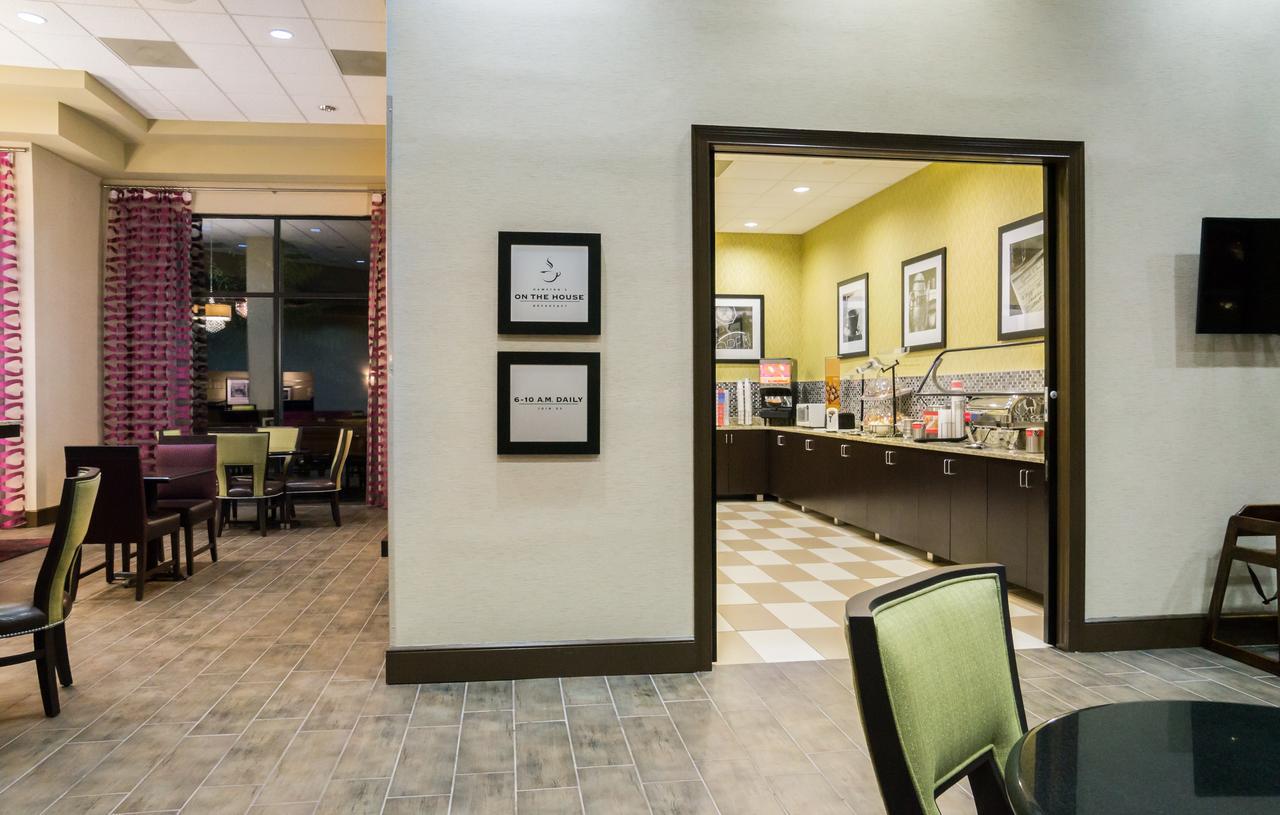 Ramada By Wyndham Florida Mall Hotel 3*
