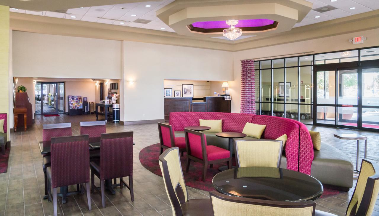 Ramada By Wyndham Florida Mall Hotel 3*