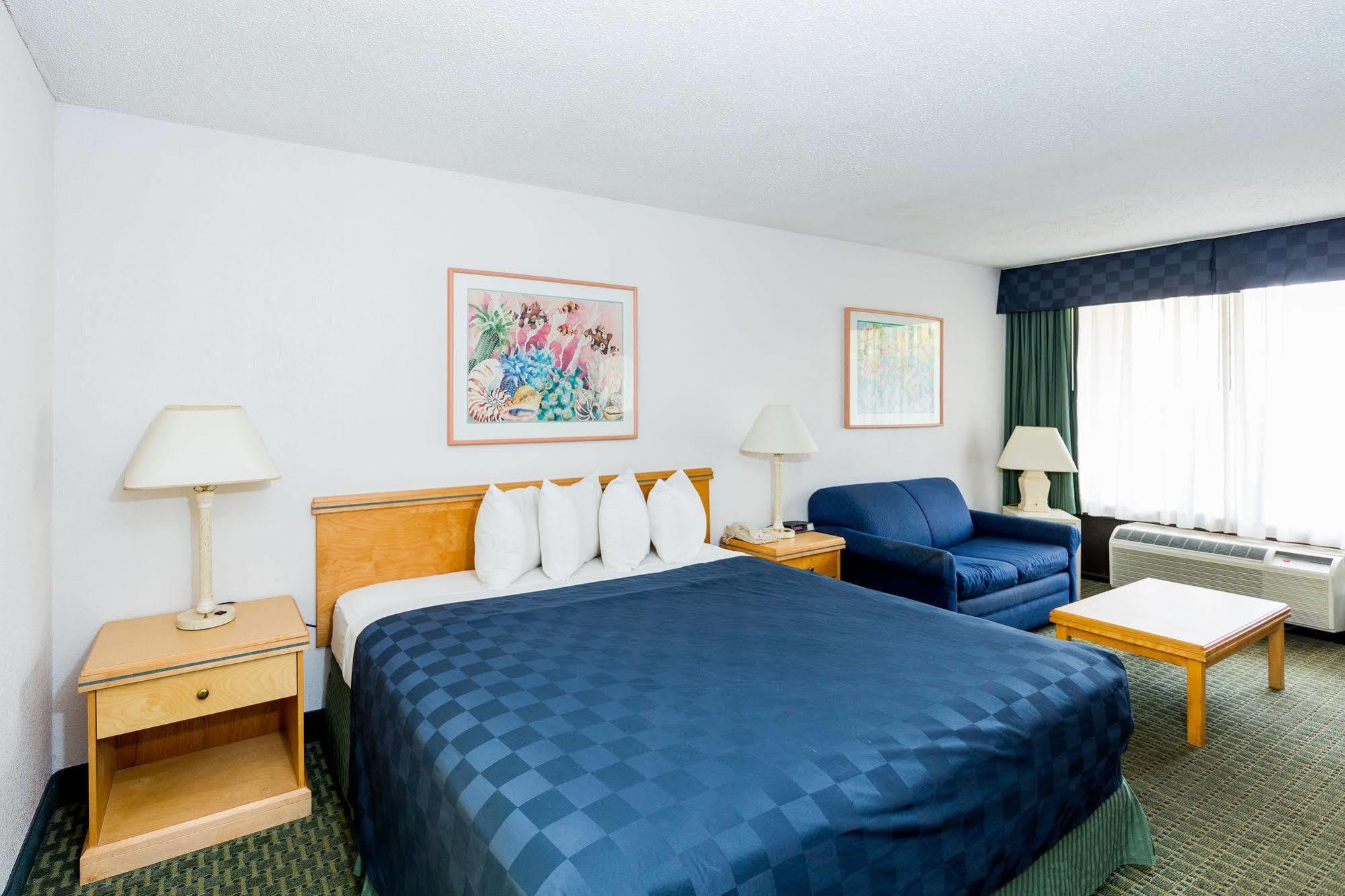 Resort Maingate Lakeside 3*