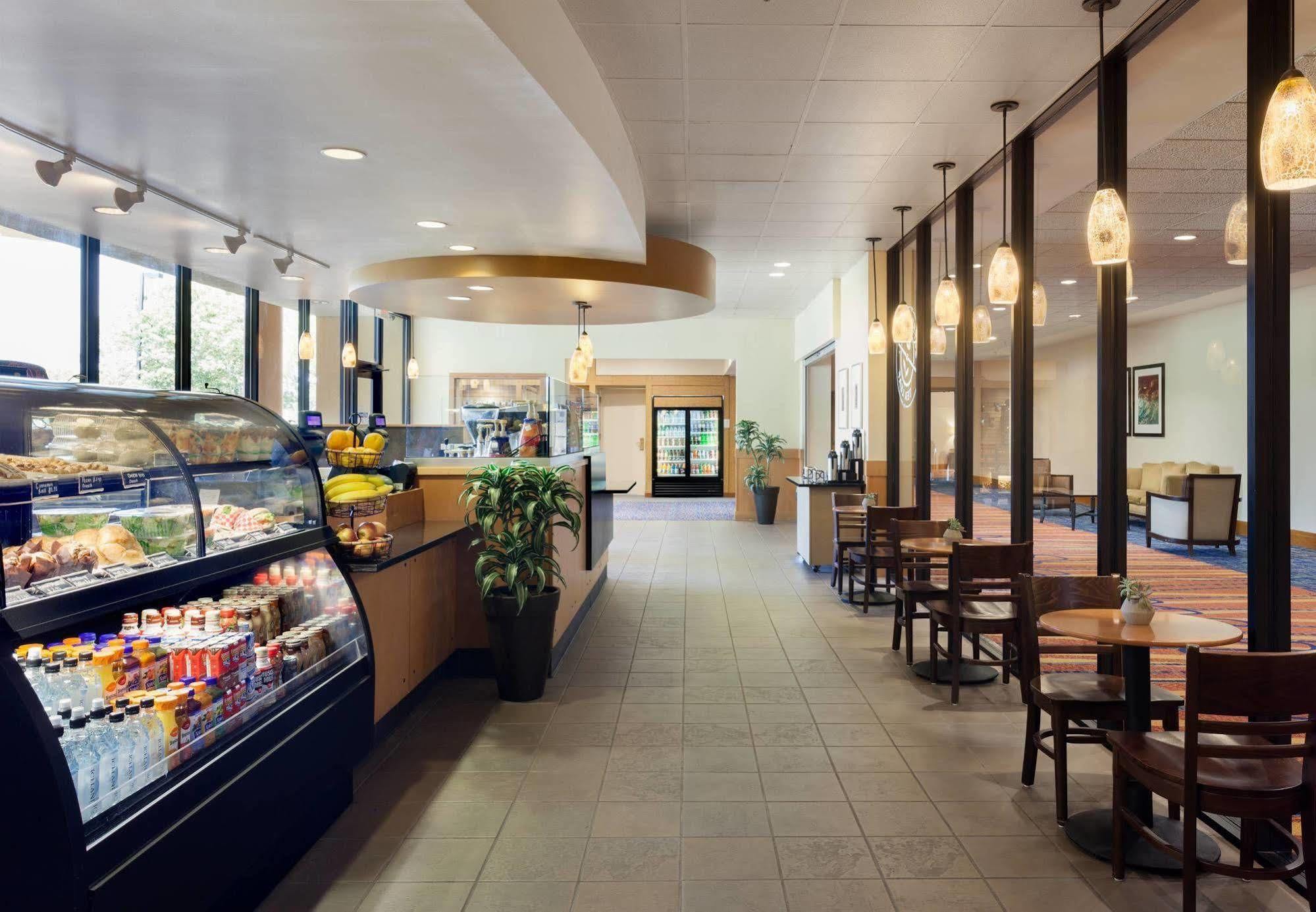 Hotel Marriott Airport Lakeside
