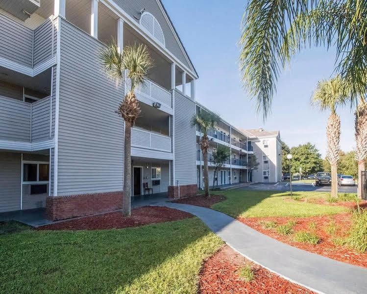 Hometowne By Red Roof Orlando South Motel Williamsburg