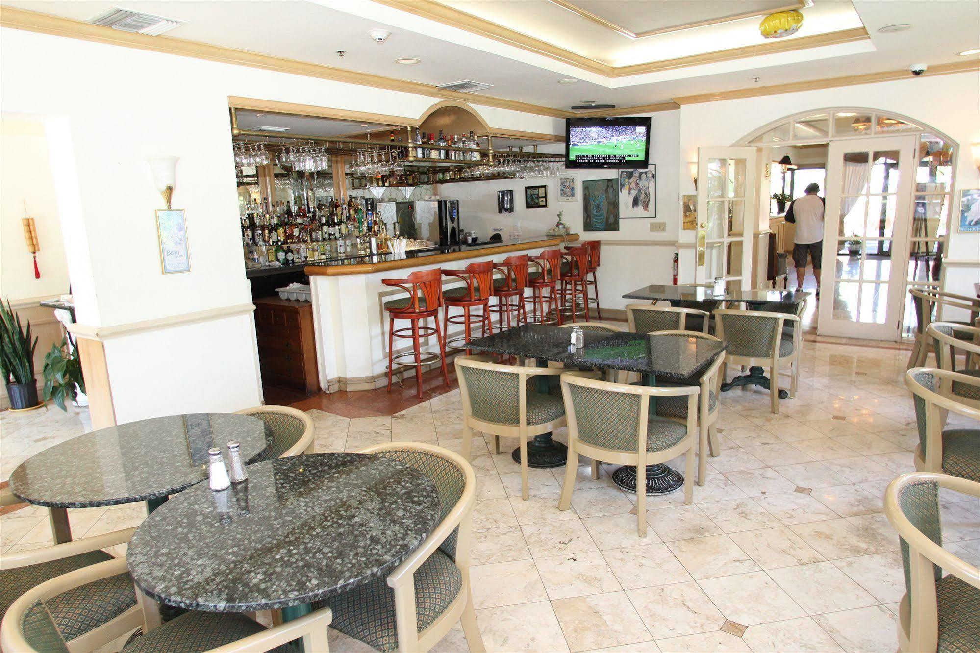 Hotel Chateaubleau Coral Gables