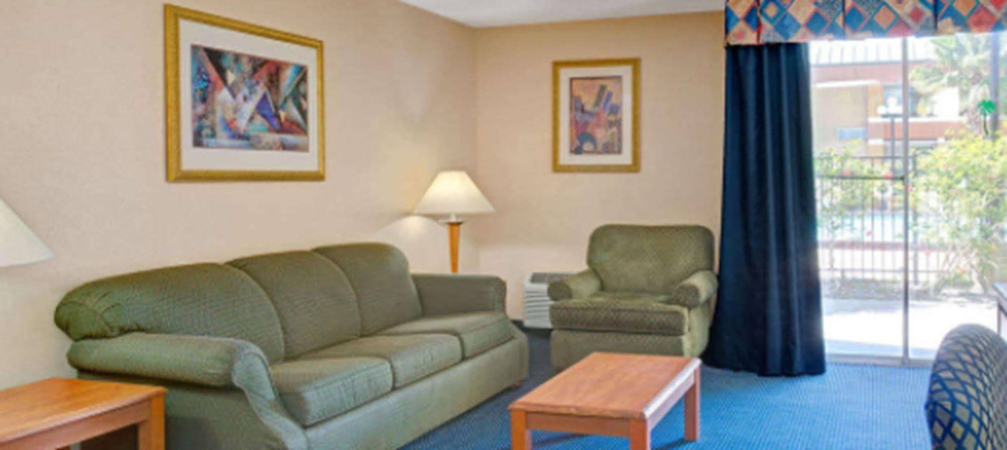 Hotel Garnet &