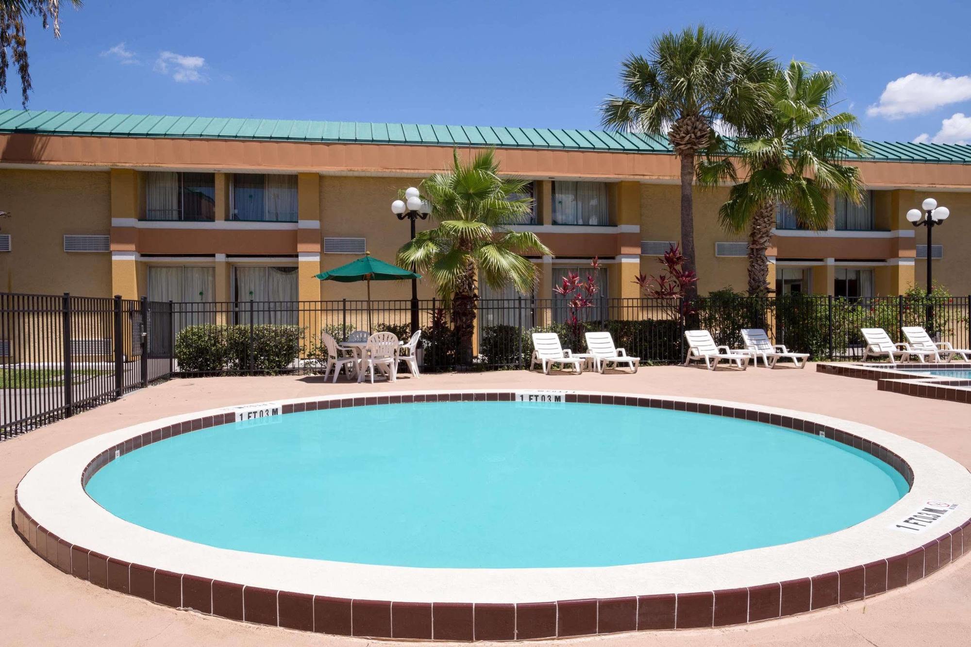 Hotel Garnet & 3*