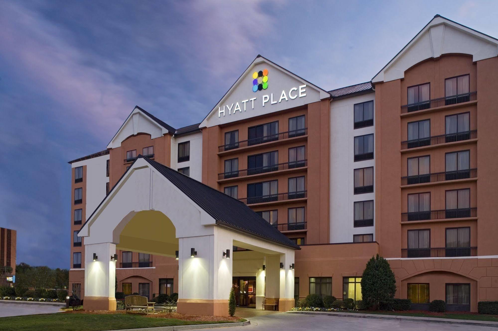 Hyatt Place Airport 3*