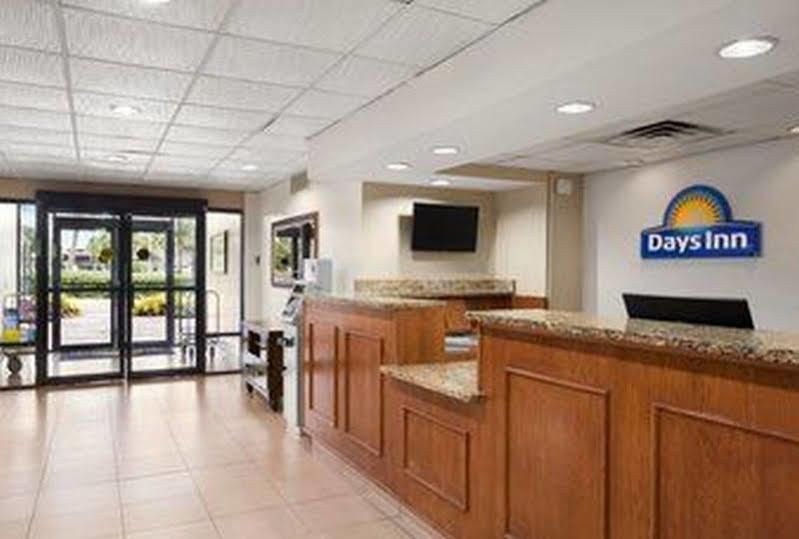Days By Wyndham Airport 2*