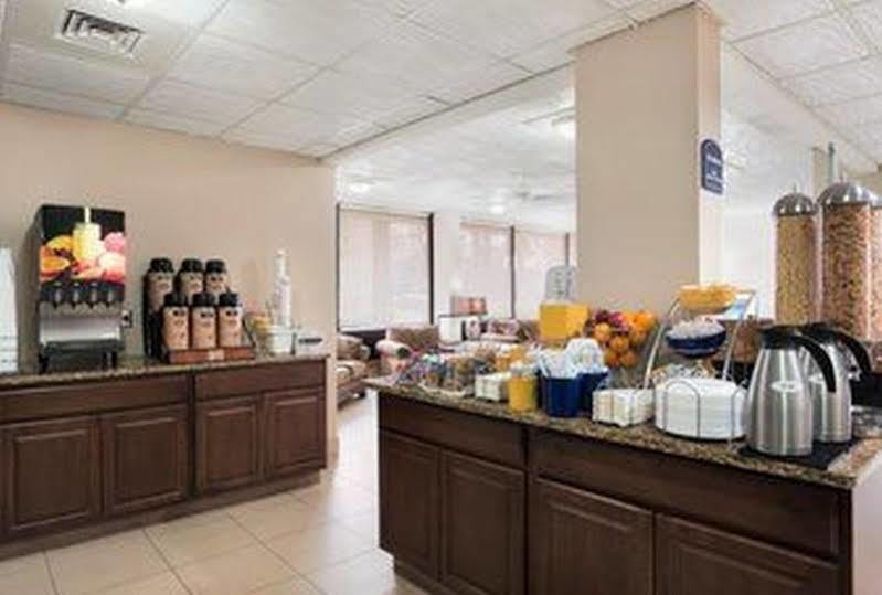 Days By Wyndham Airport Hotel 2*