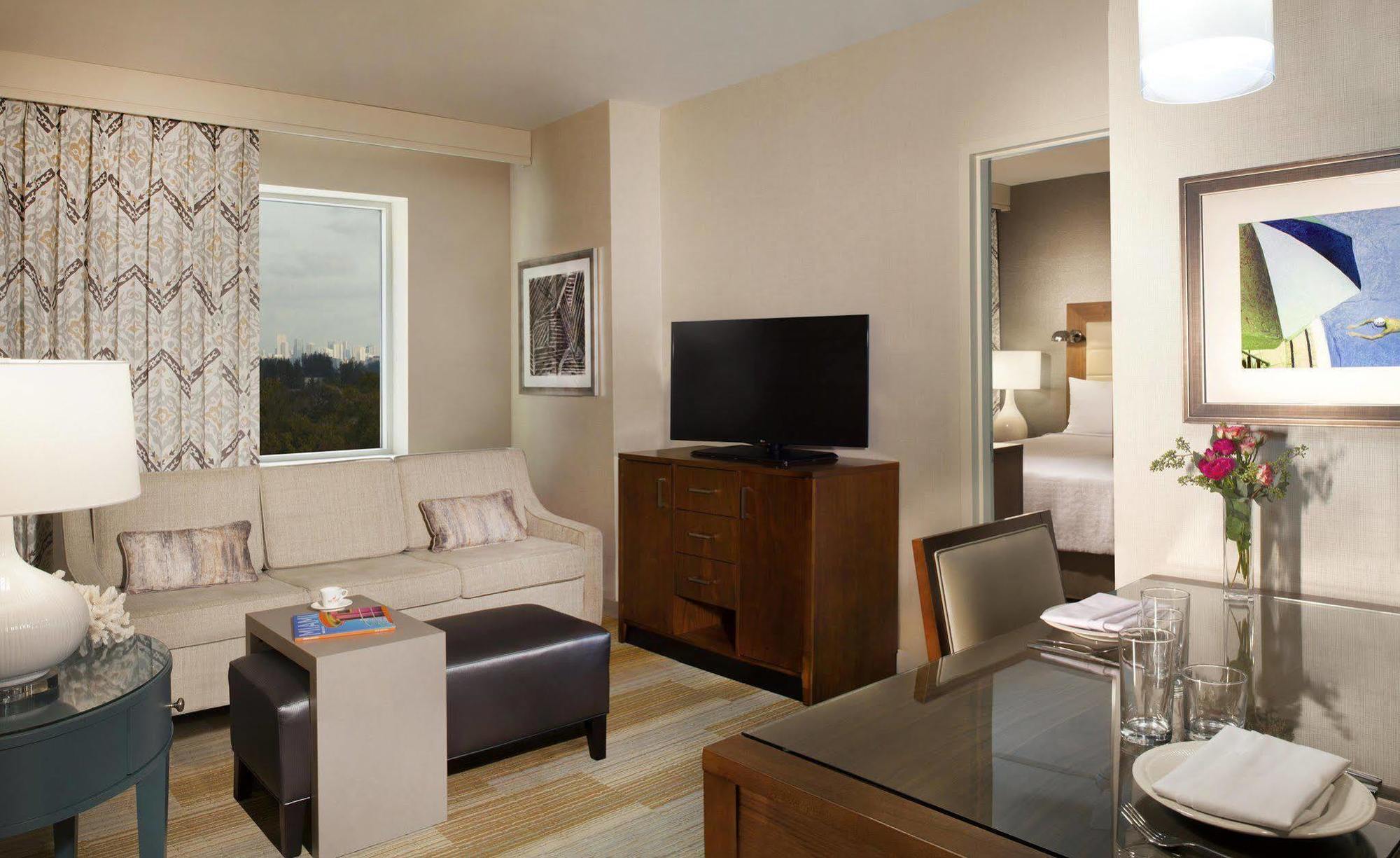 Hotel Hilton Garden Miami Dolphin Mall 3*