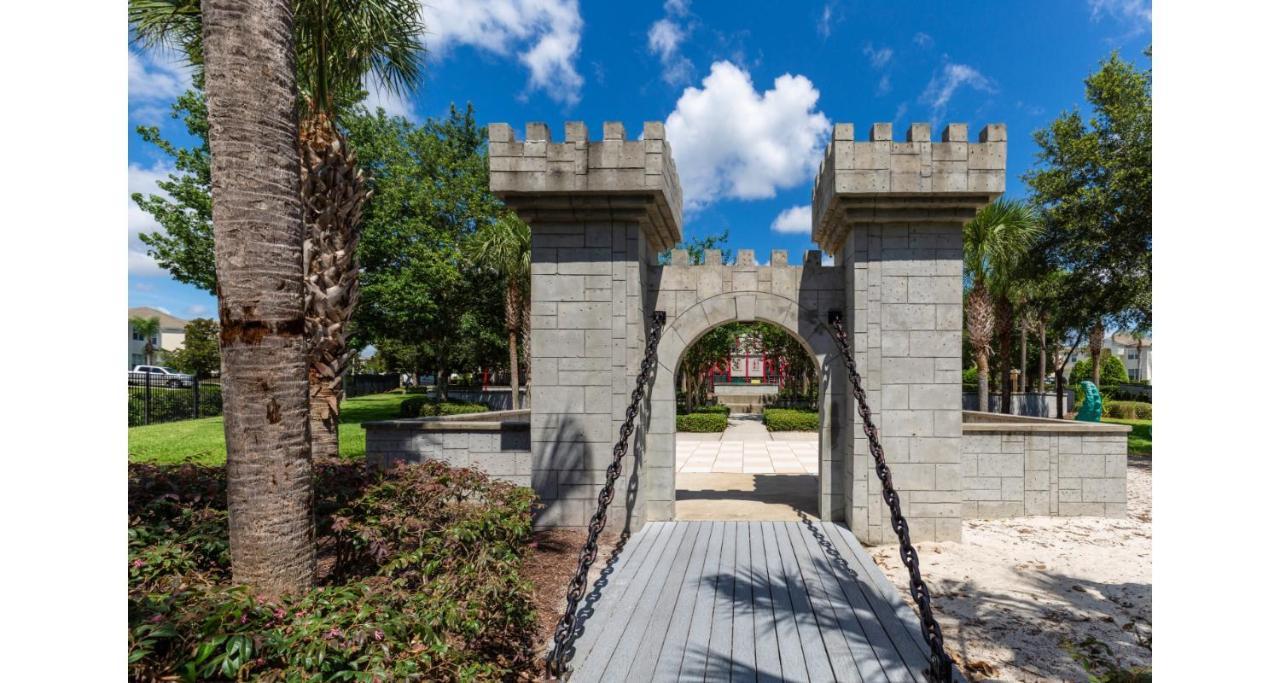 Palace In Paradise