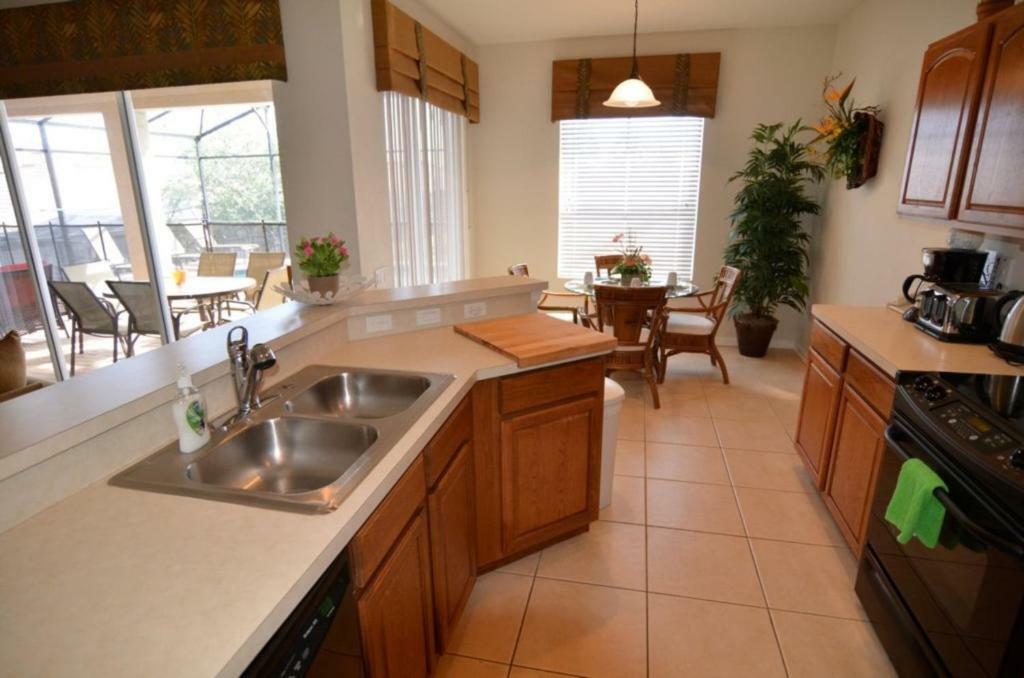Windsor Hills 5 Bed 5 Bath Pool 7783tb Villa Four Corners