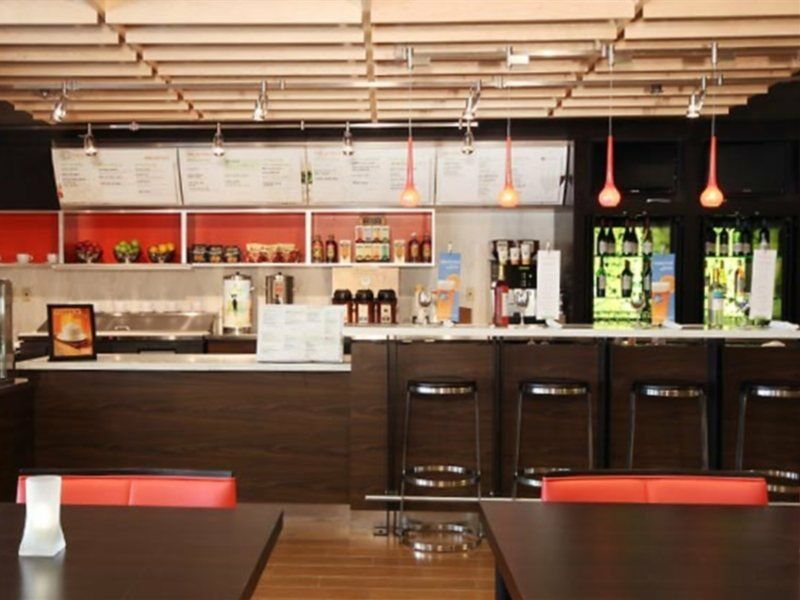 Courtyard By Marriott Airport/ Northeast Jacksonville