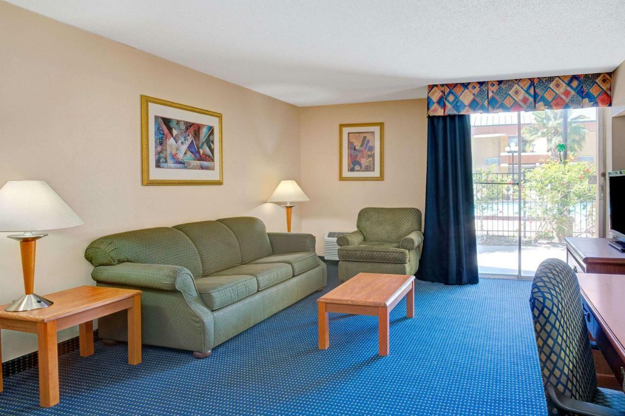 Hotel Garnet & 3*