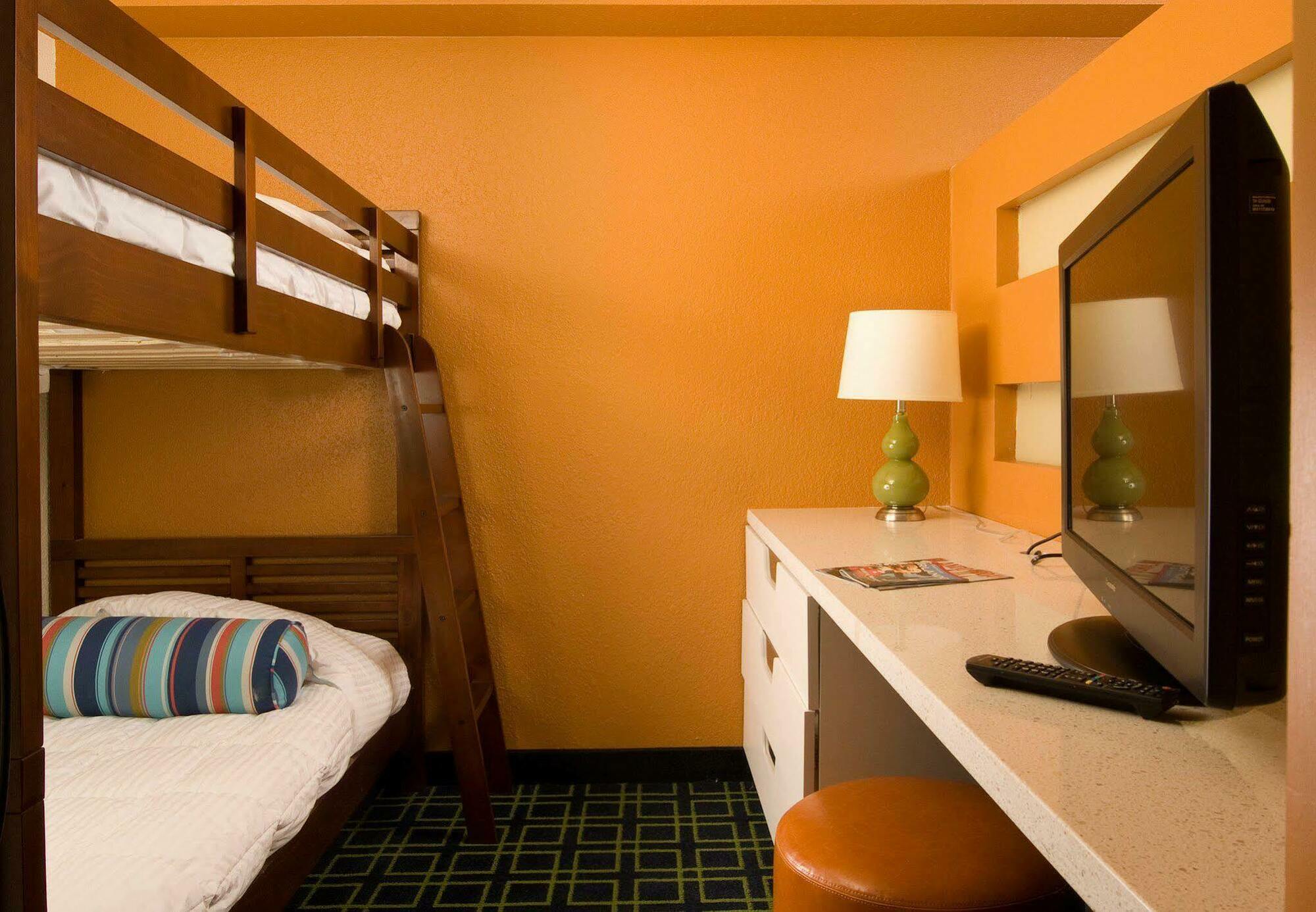 Fairfield & By Marriott Orlando Buena Vista Hotel