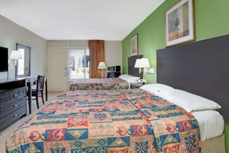Surestay By Western South Hotel