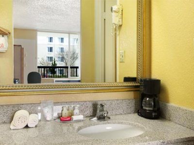 Ramada By Wyndham Near I-4 Hotel 3*