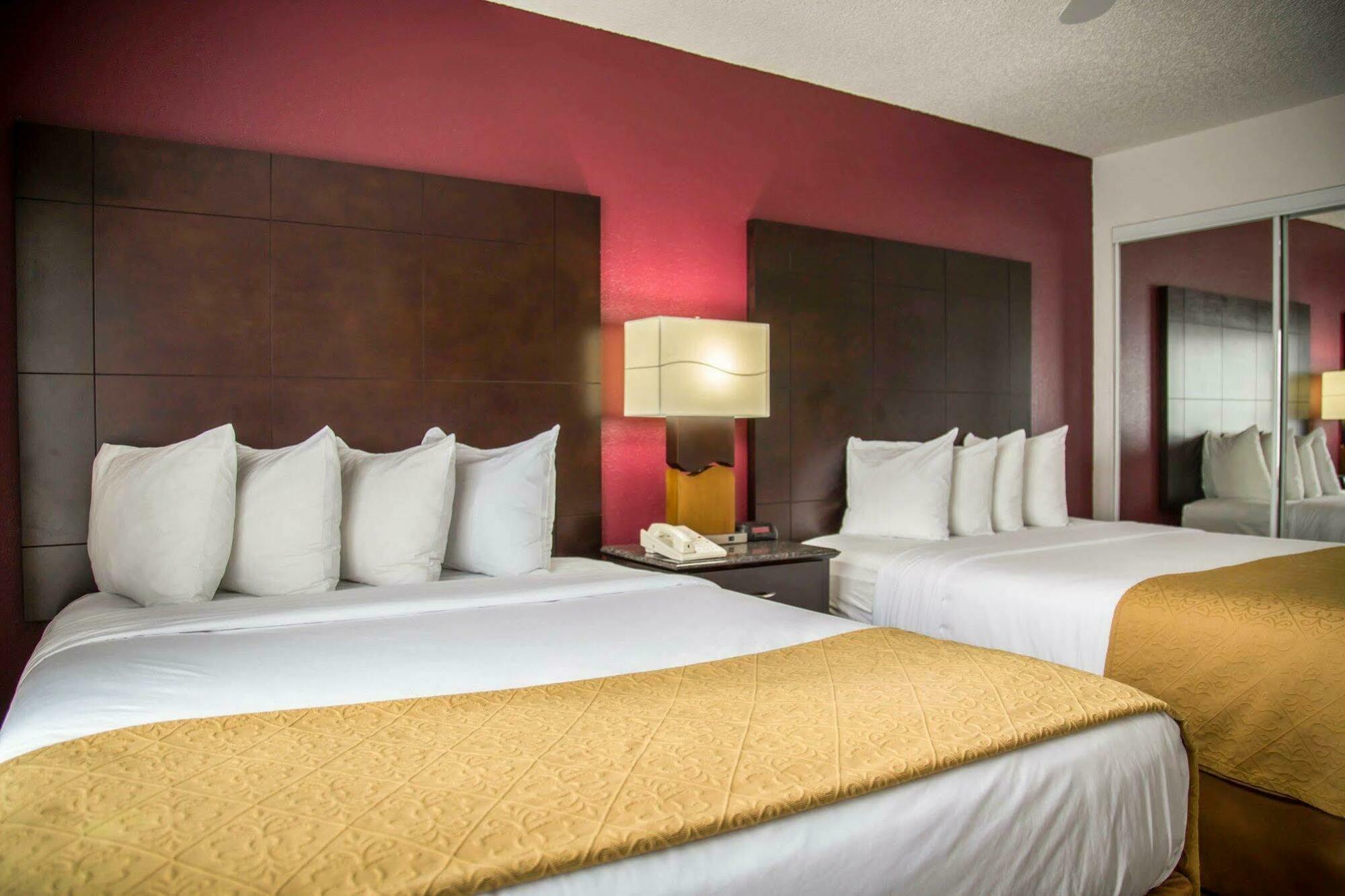 Surestay By Western Orlando Buena Vista Lake Buena Vista