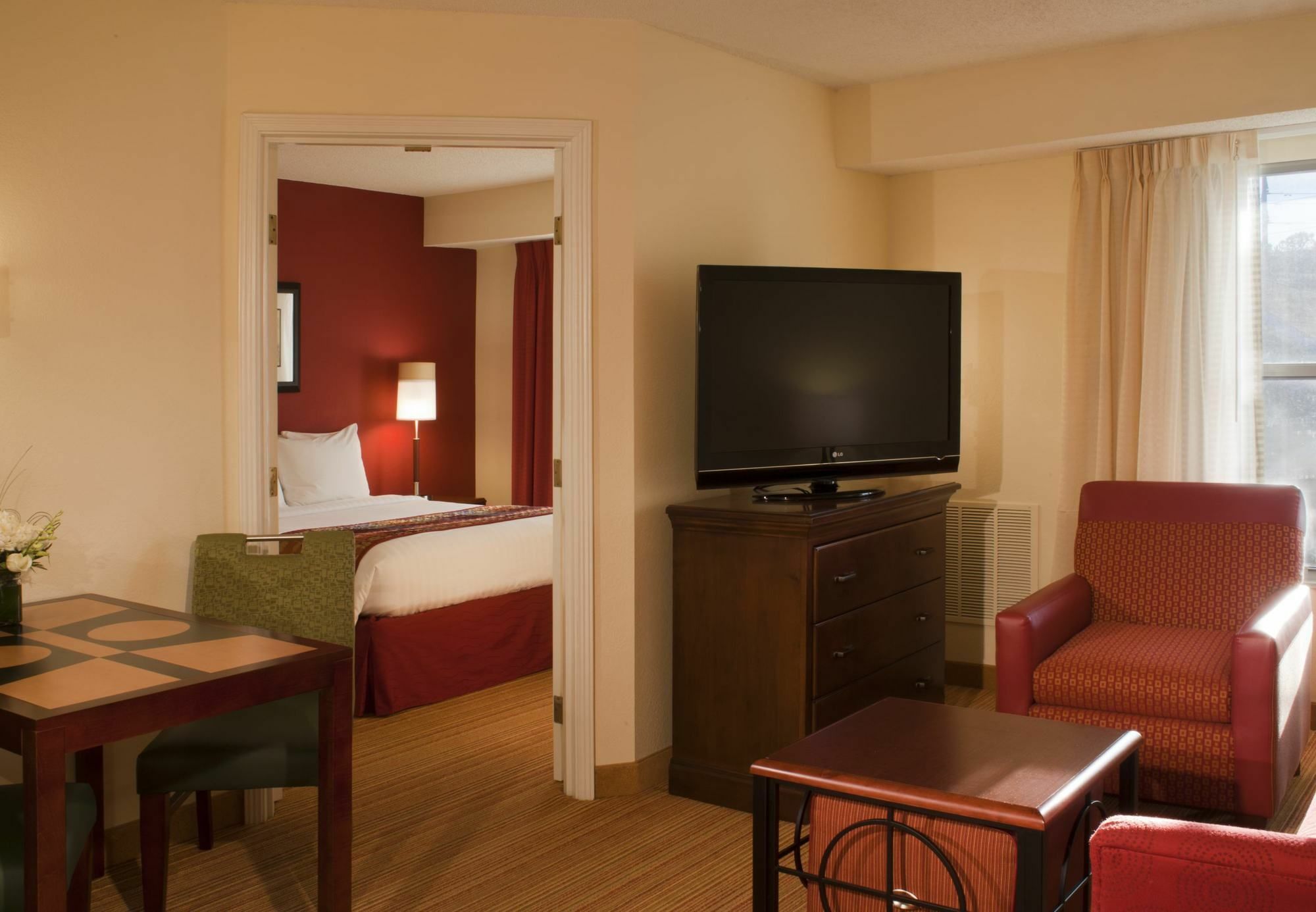 Hotel By Marriott Butler Boulevard
