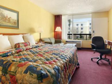 Ramada By Wyndham Near I-4 Hotel Altamonte Springs