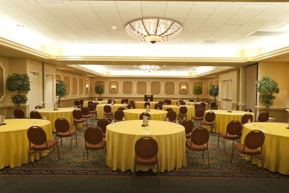 Rosen Plaza Orlando Convention Center Hotel Williamsburg
