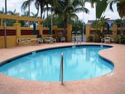 La Quinta By Wyndham Miami Airport West Hotel