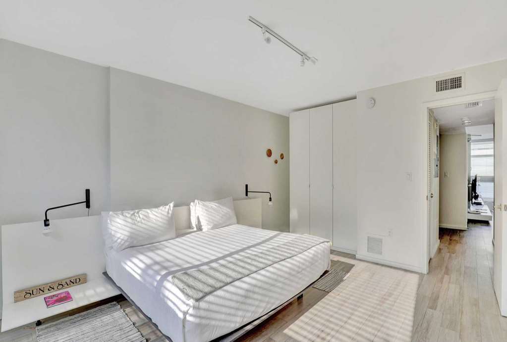 Aparthotel Haus Contemporary Key Biscayne