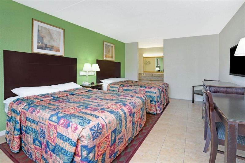 Surestay By Western South Hotel
