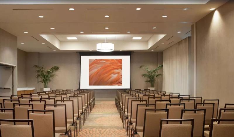Hilton Garden Miami Dolphin Mall 3*
