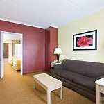 Baymont By Wyndham Tampa Near Busch Gardens