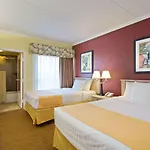 Baymont By Wyndham Tampa Near Busch Gardens