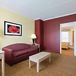 Baymont By Wyndham Tampa Near Busch Gardens