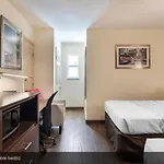 Downtown Hollywood Gardens Inn & Suites