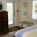 Island Sands Inn