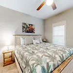 Barefoot Cottages #B16
