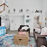 Sol Mate Beach Cottage