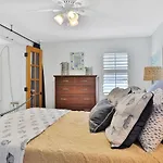 Sol Mate Beach Cottage