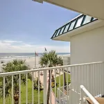 Daytona Beach Studio With Oceanfront Balcony And Pool!