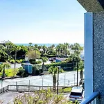 Hibiscus Oceanfront Resort