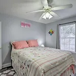 Tidy Tallahassee Townhome About 7 Mi To Downtown!