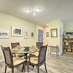 Large Tampa-Area Condo - 15 Mi Clearwater Beach!