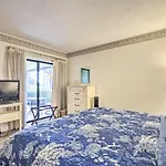 Large Tampa-Area Condo - 15 Mi Clearwater Beach!