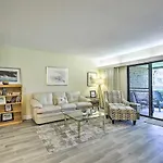 Large Tampa-Area Condo - 15 Mi Clearwater Beach!