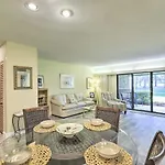 Large Tampa-Area Condo - 15 Mi Clearwater Beach!