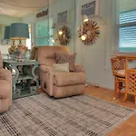 Chateau 8W