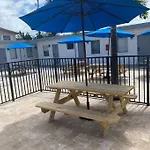 Oasis At Hollywood Unit 6- Sleep 2