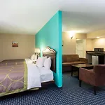Super 8 By Wyndham Naples