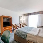 North Miami Beach Gardens Inn & Suites (Adults Only)