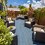 Hollywood Beach Suites And Hotel